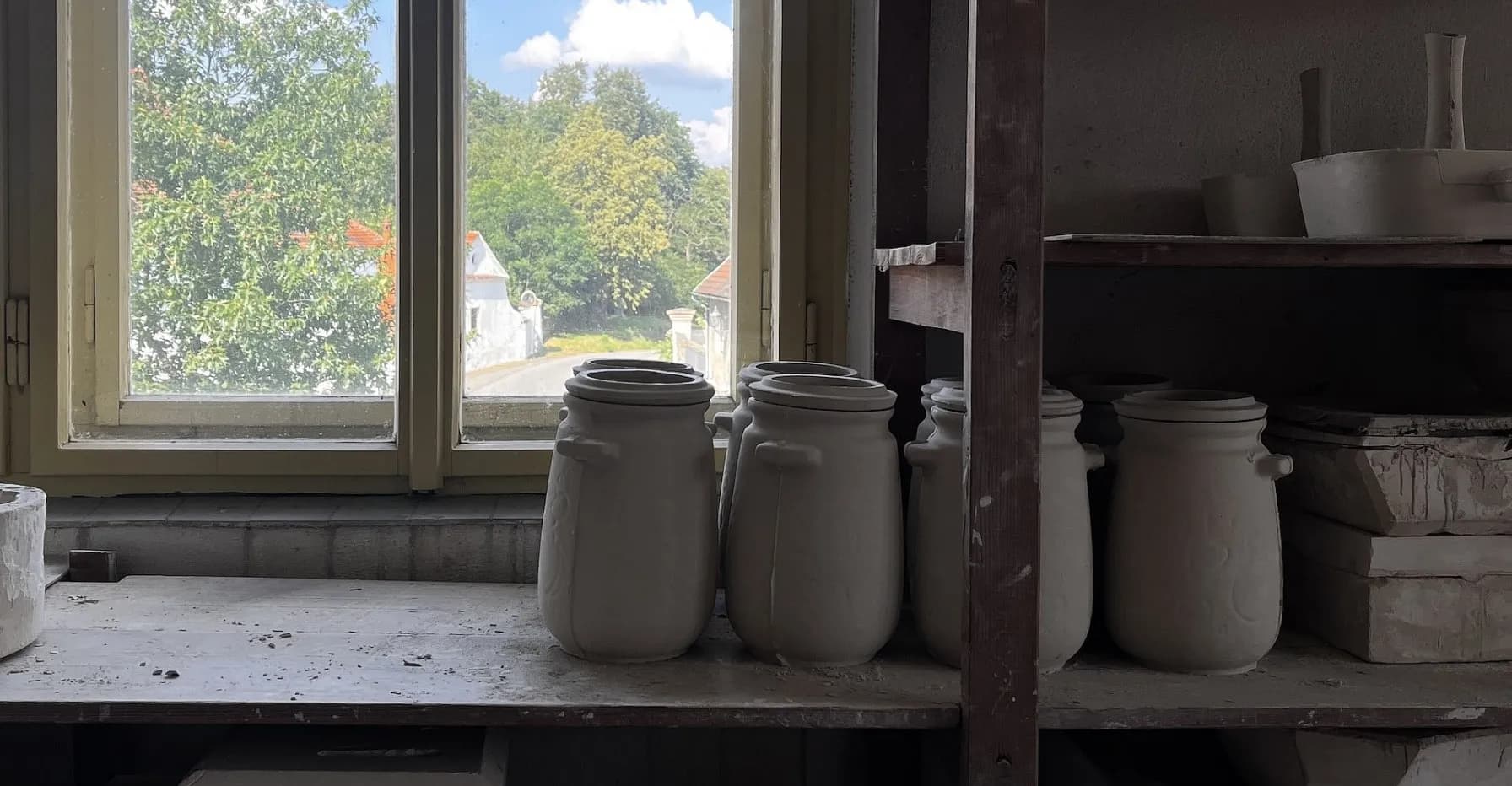 Jak kamenina vzniká: od lití po výpal